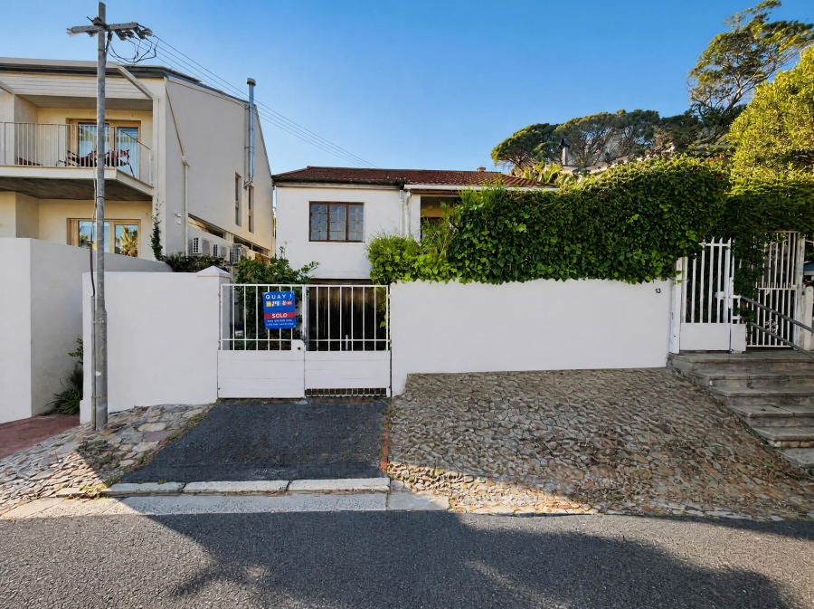 2 Bedroom Property for Sale in Vredehoek Western Cape